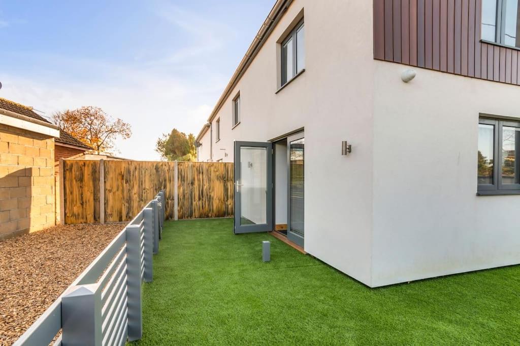 Isabel'S Wing! A Stunning 2 Bedroom Property NWI Buitenkant foto