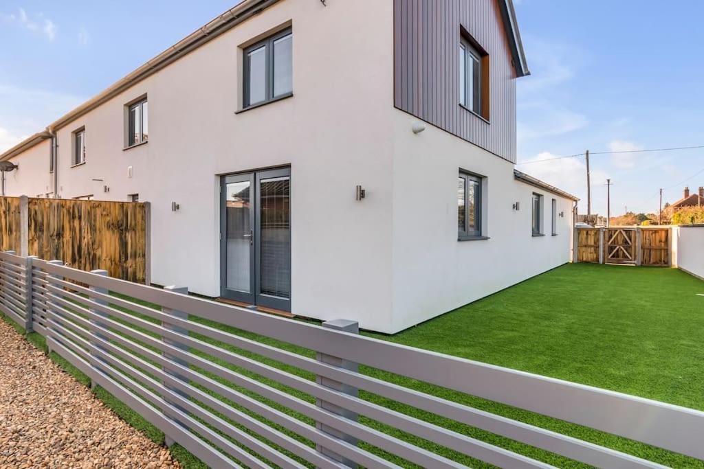 Isabel'S Wing! A Stunning 2 Bedroom Property NWI Buitenkant foto